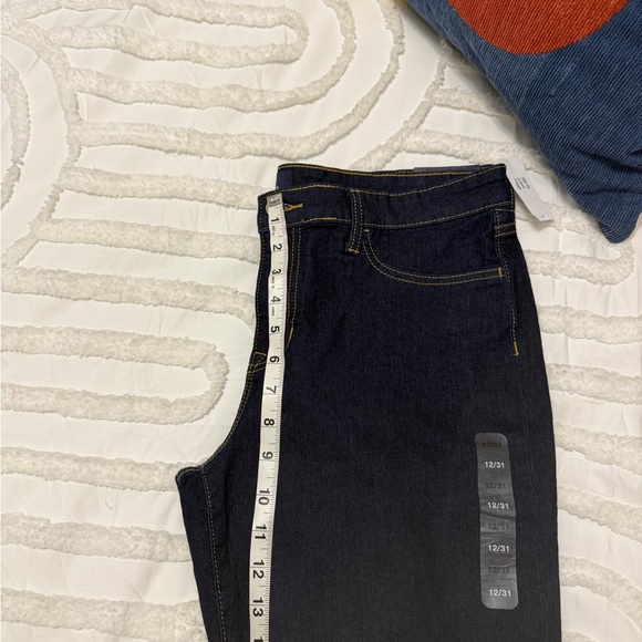 GAP Women's Deep Indigo Skinny Jeans - Picture 13 of 14